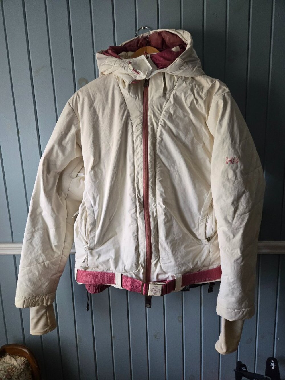 Helly Hansen Vintage Cream & Pink Winter Jacket Size L